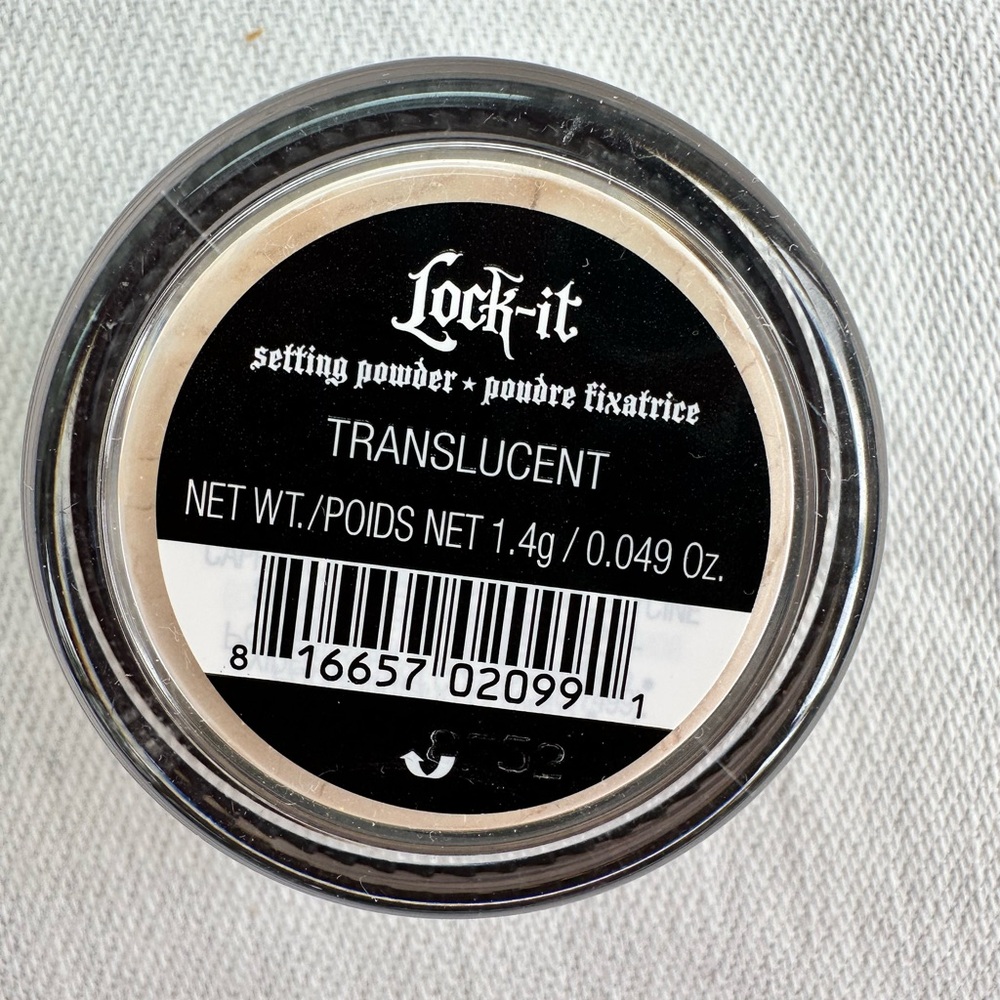 New KAT VON D Lock-It Setting Powder - discontinued!